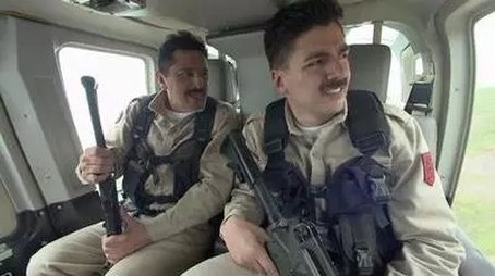 Authorities increasingly near Escobar (2012) - Episode 96 poster and promotional image