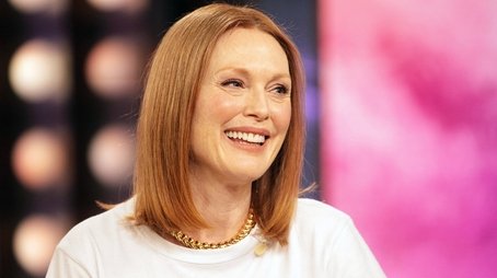 Julianne Moore, Sam Nivola, Jessica Kirson, Eric Roberson, Governor Kathy Hochul (2025) - Episode 167 poster and promotional image
