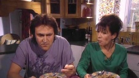En taxi 1 - La cueillette de pommes - Au petit déjeuner (1998) - Episode 9 poster and promotional image