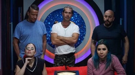 El Campo de Batalla (2024) - Episode 14 poster and promotional image