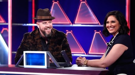 Chris Sullivan vs. Susan Kelechi Watson and Jamie-Lynn Sigler vs. Steve Schirripa (2019) - Episode 6 poster and promotional image