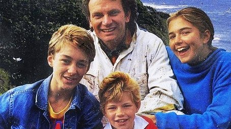 Round the Twist (1990) poster