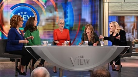 Jamie Lee Curtis; Mark Ruffalo and Robert Bilott (2019) - Episode 54 poster and promotional image