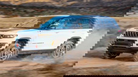 Jeep Grand Cherokee Trailhawk (2022) - Episode 39 poster and promotional image