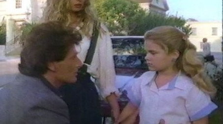 Something Is Out There Évad 1