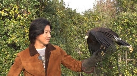 Challenge to catch a hawk at the zoo! (2019) - Episode 30 poster and promotional image