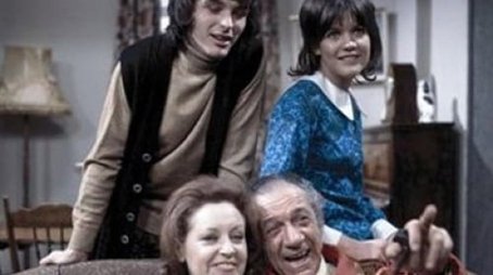 Season 1 (1971) - Season 1 poster and promotional image