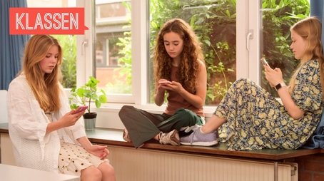 Snap or sleep? (2022) - Episode 25 poster and promotional image