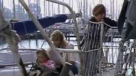 Voyageurs (1) (1985) - Episode 15 poster and promotional image