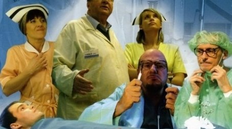 Daleko od noszy (2003) poster