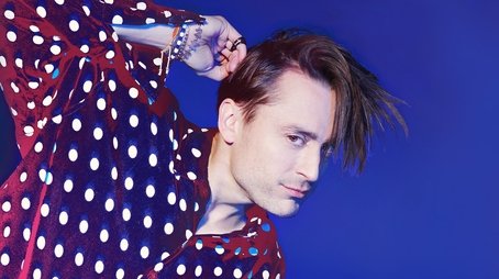 Kieran Culkin with Ed Sheeran (2021) - Episode 5 poster and promotional image
