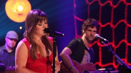 Kelly Clarkson (2011) - Episode 20 poster and promotional image