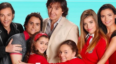 Somos familia (2014) poster