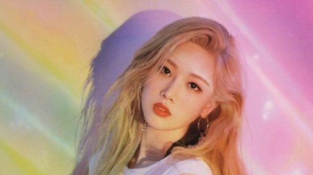 Season 7 – Kim Lip (2017) - Season 7 poster and promotional image