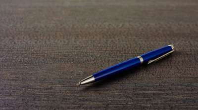 Ballpoint Pens, Pizza, Reed Rugs (2017) - Episode 7 poster and promotional image