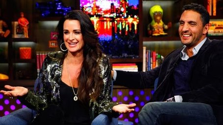 Kyle Richards & Mauricio Umansky (2012) - Episode 7 poster and promotional image