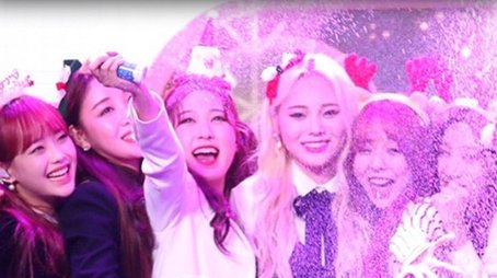 Season 22 – LOONA Studio (2018) - Season 22 poster and promotional image