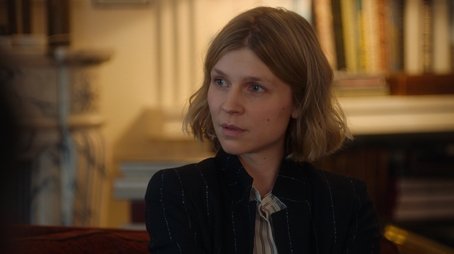 Léonora and Damien – Thursday, December 10, 2015, 5 p.m. (2021) - Episode 19 poster and promotional image