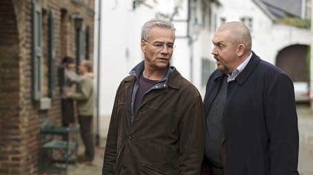 Köln - Family Ties (2010) - Episode 32 poster and promotional image