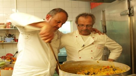 Restaurante „Brisas“ (2012) - Episode 6 poster and promotional image