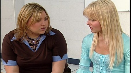 Ayuda a los afectados (2005) - Episode 89 poster and promotional image