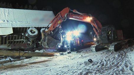 Pileup Under the Mistle-Tow (2023) - Episode 14 poster and promotional image