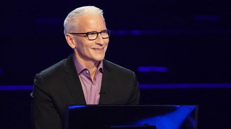 In the Hot Seat: Lauren Lapkus and Anderson Cooper (2020) - Episode 8 poster and promotional image