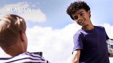 Has Hector joined the national team? (2019) - Episode 9 poster and promotional image