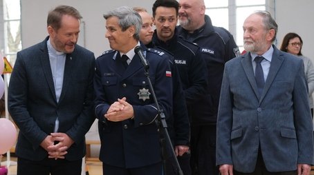 Episode 9 (2022) - Episode 9 poster and promotional image