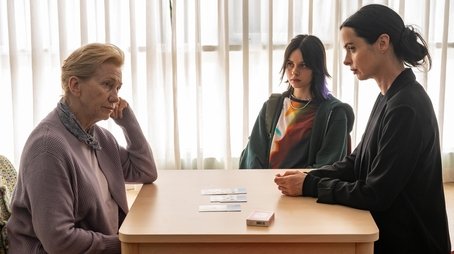 Orphan Black: Echoes14