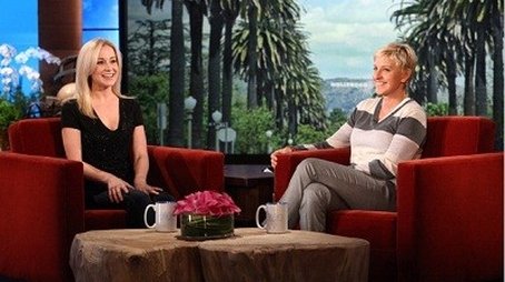 Kellie Pickler, Joel McHale (2011) - Episode 17 poster and promotional image