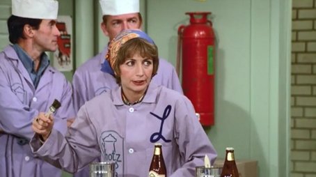 Lonely at the Middle (1977) - Episode 22 poster and promotional image