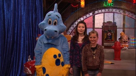 iCarly Saves TV (2008) - Episode 23 poster and promotional image
