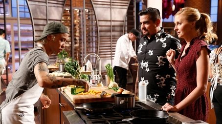 The MasterChef Returns (2017) - Episode 10 poster and promotional image
