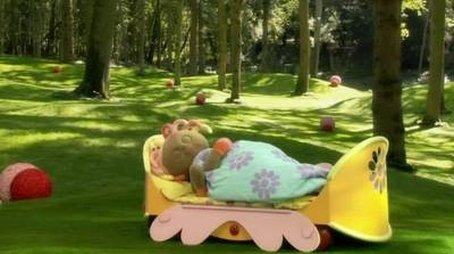 Shshsh! Upsy Daisy's having a rest (2008) - Episode 55 poster and promotional image