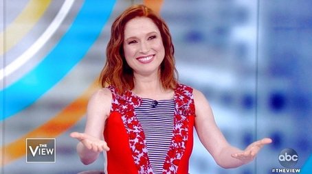 Ellie Kemper (2019) - Episode 192 poster and promotional image