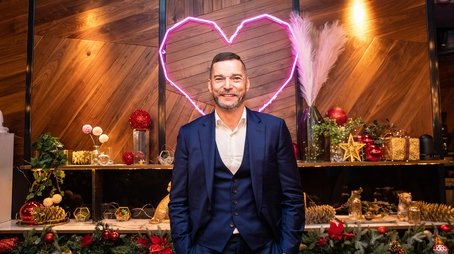 First Dates at Christmas 2021 (2021) - Episode 19 poster and promotional image