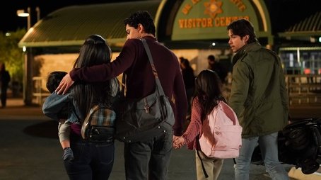 Dos y Dos (2020) - Episode 8 poster and promotional image