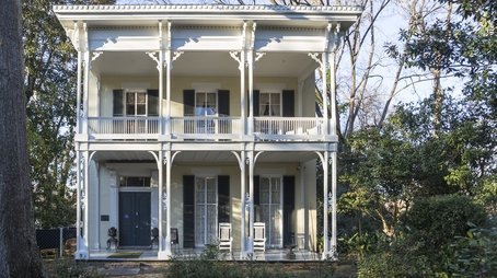 Hauntings of Vicksburg: McRaven Mansion (2017) - Episode 13 poster and promotional image