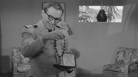 The Great Necklace Caper (1965) - Episode 28 poster and promotional image