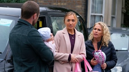 24/12/2019 (2019) - Episode 205 poster and promotional image