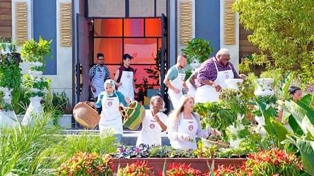 Gordon Ramsay Loves Vegans! (2022) - Episode 7 poster and promotional image