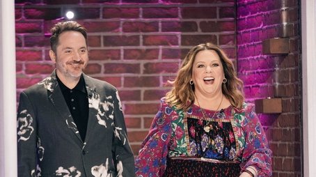 Melissa McCarthy, Ben Falcone, Leslie Bibb, Kevin Dunn, Taylor Bennett (2022) - Episode 171 poster and promotional image