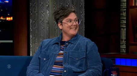 Hannah Gadsby, Sandra Bullock, Buffalo Nichols (2022) - Episode 109 poster and promotional image