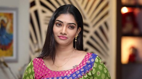 Varsha Blackmails Chinnathambi (2018) - Episode 211 poster and promotional image
