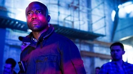 Black and Blue (2016) - Episode 3 poster and promotional image