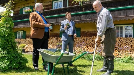 Mehr Schein als Sein (2021) - Episode 10 poster and promotional image