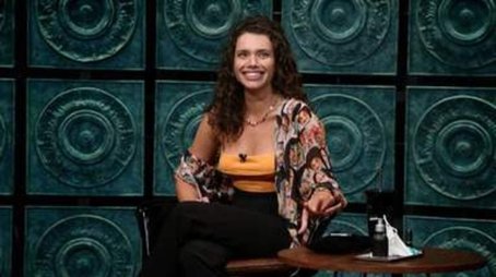 Ísis Valverde, Bruna Linzmeyer and Victor Sarro (2021) - Episode 3 poster and promotional image