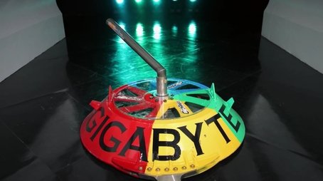 There's No Tapping Out in Battlebots! (2018) - Episode 4 poster and promotional image