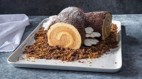 Ultimate Yule Log (2023) - Episode 1 poster and promotional image